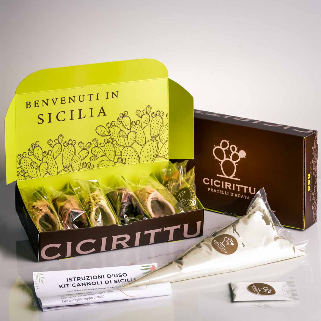 Kit 5 Cannoli Siciliani alla Ricotta con Cialde Miste