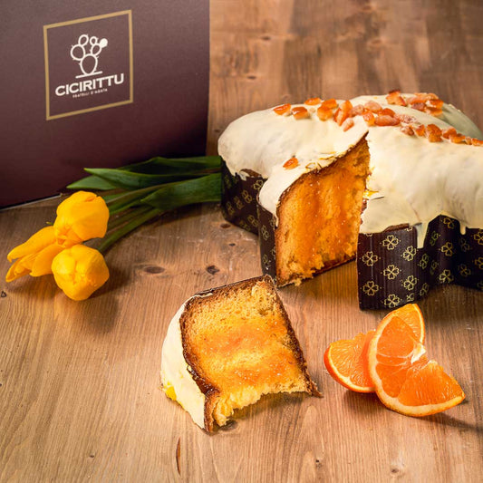 Handgemachter Colomba-Kuchen gefüllt mit sizilianischer Orangencreme, 1 kg