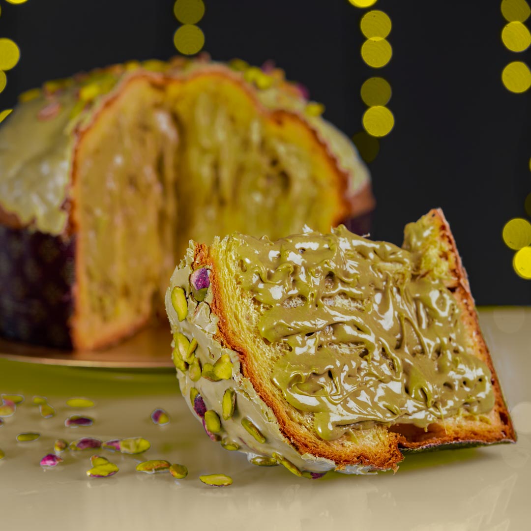 Panettone Artigianale EXTRA Farcito con Crema al Pistacchio (1.5kg)