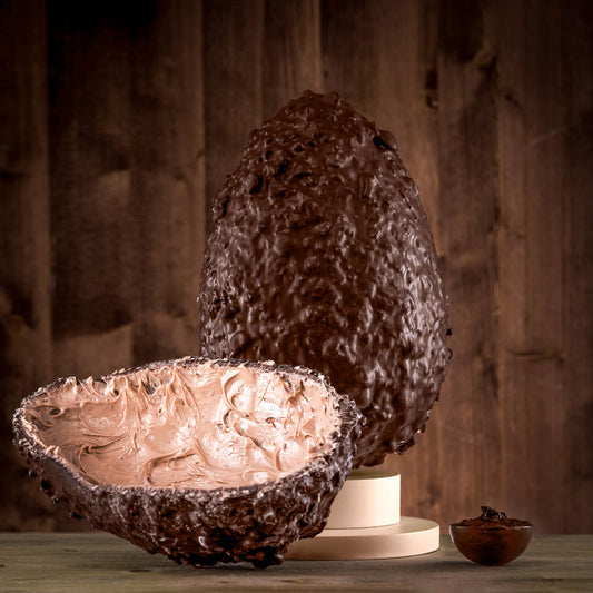 Uovo Artigianale di Cioccolato al Latte Farcito con Crema alla Nocciola (900g)