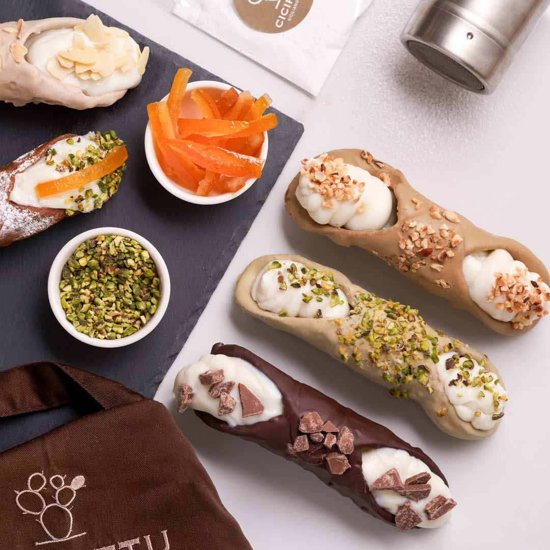 Kit 5 Cannoli Siciliani alla Ricotta con Cialde Miste