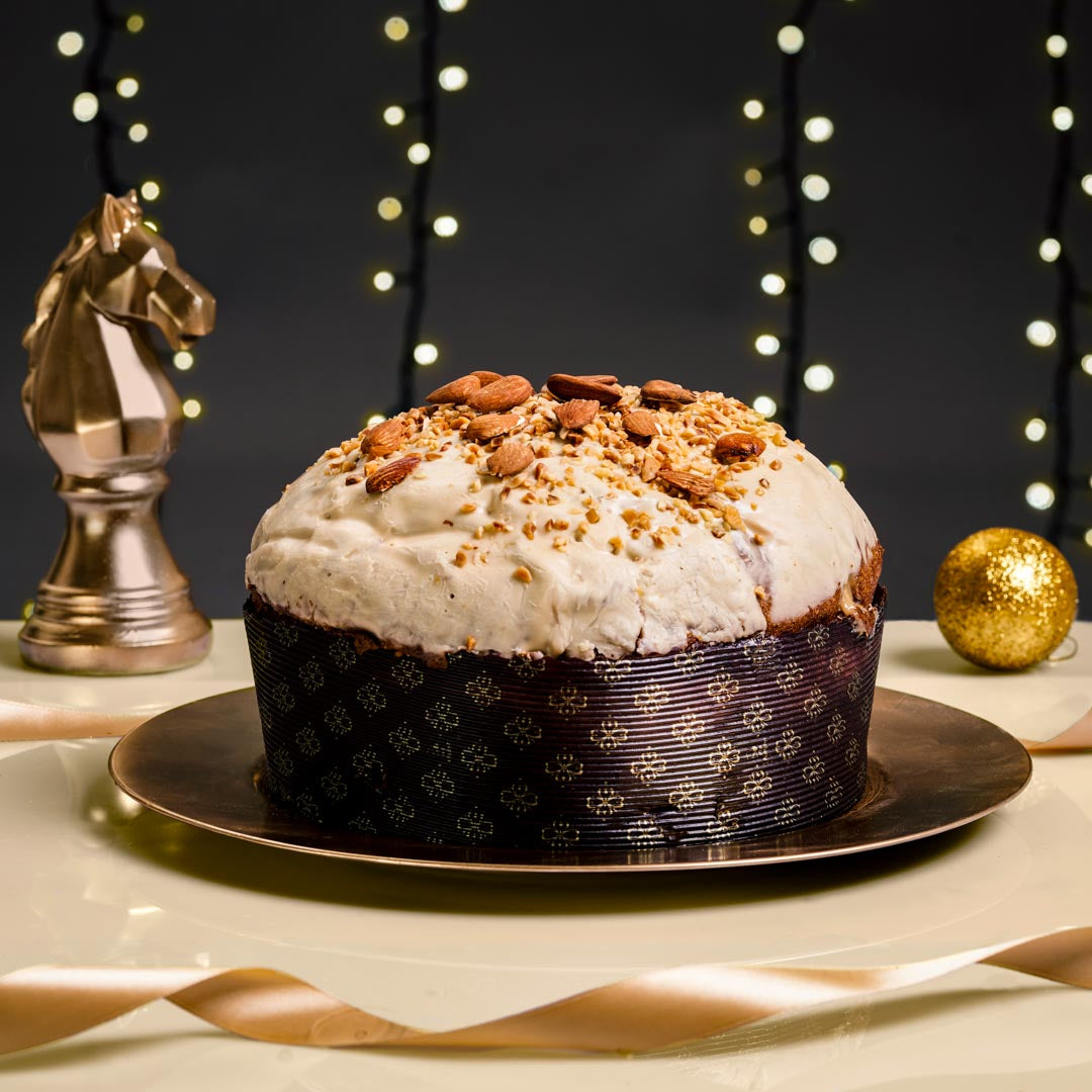 Panettone Artigianale Farcito con Crema alla Mandorla (1.2kg)