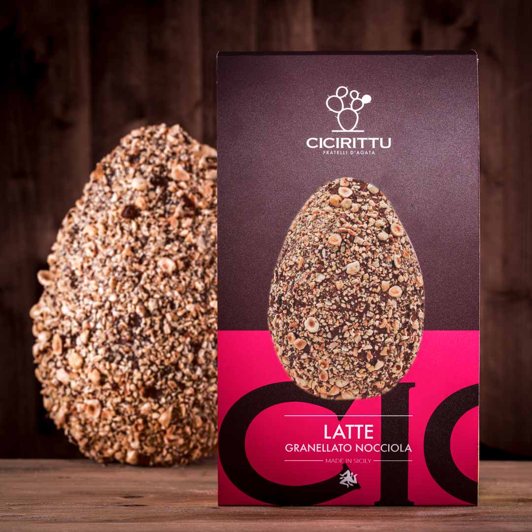 Uovo Artigianale di Cioccolato al Latte granellato con Nocciole (450g)