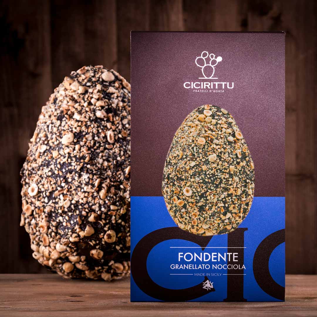 Uovo Artigianale di Cioccolato Fondente granellato con Nocciole (450g)