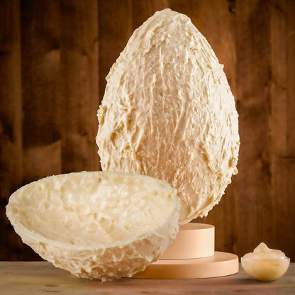 Handgemachtes weißes Schokoladenei gefüllt mit Kokoscreme, 950 g